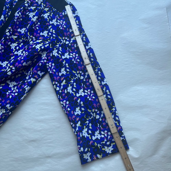 Diane von Furstenberg Shift V-neck Blue Cheetah Floral 100% Silk Cocktail Dress - Picture 11 of 12